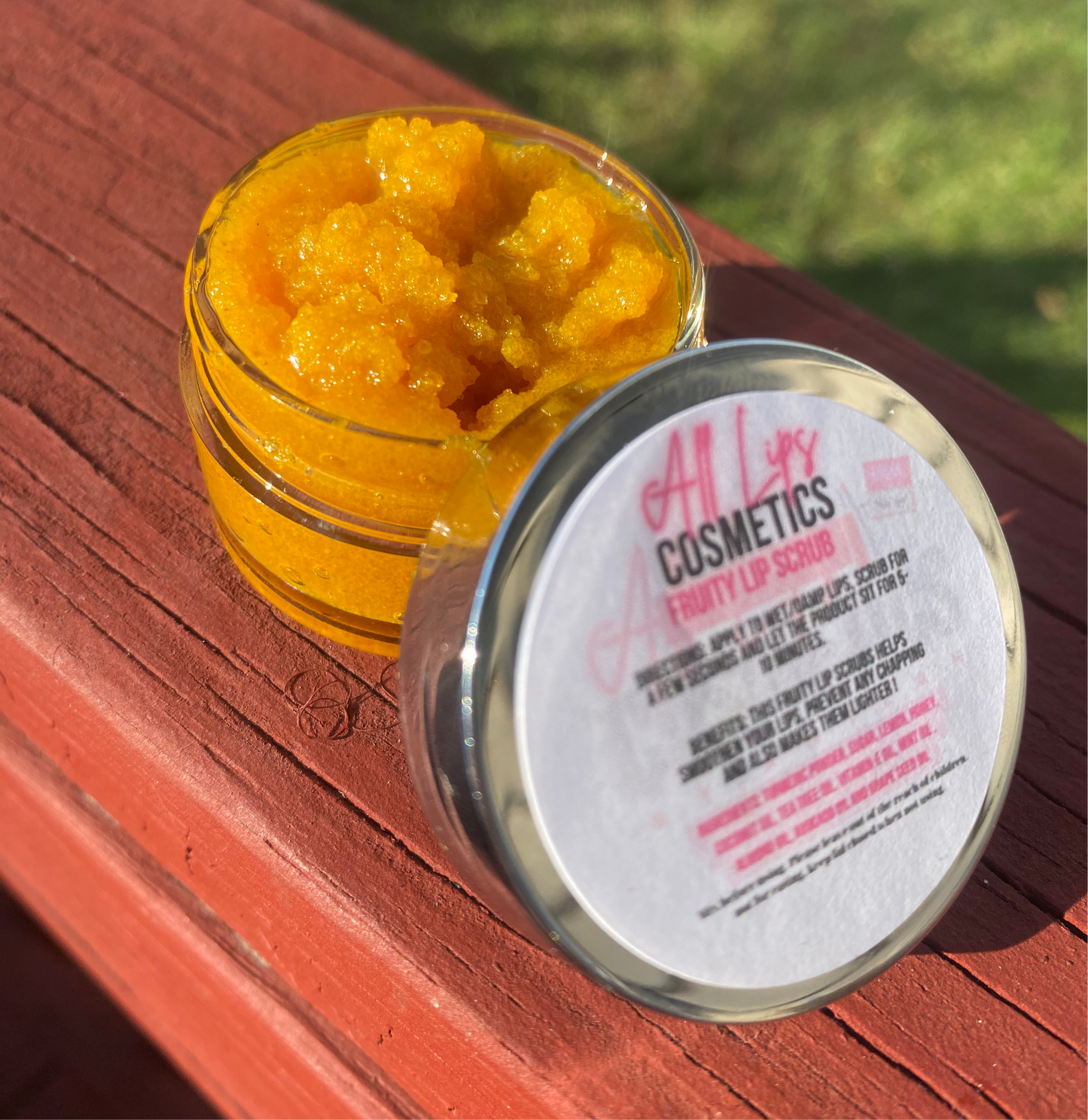 Turmeric lip scrub