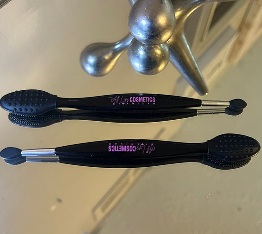Mini exfoliating brush